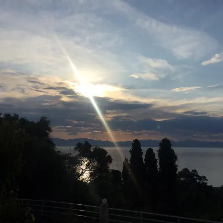 Brentanos - A - View Of Paradise 4*
